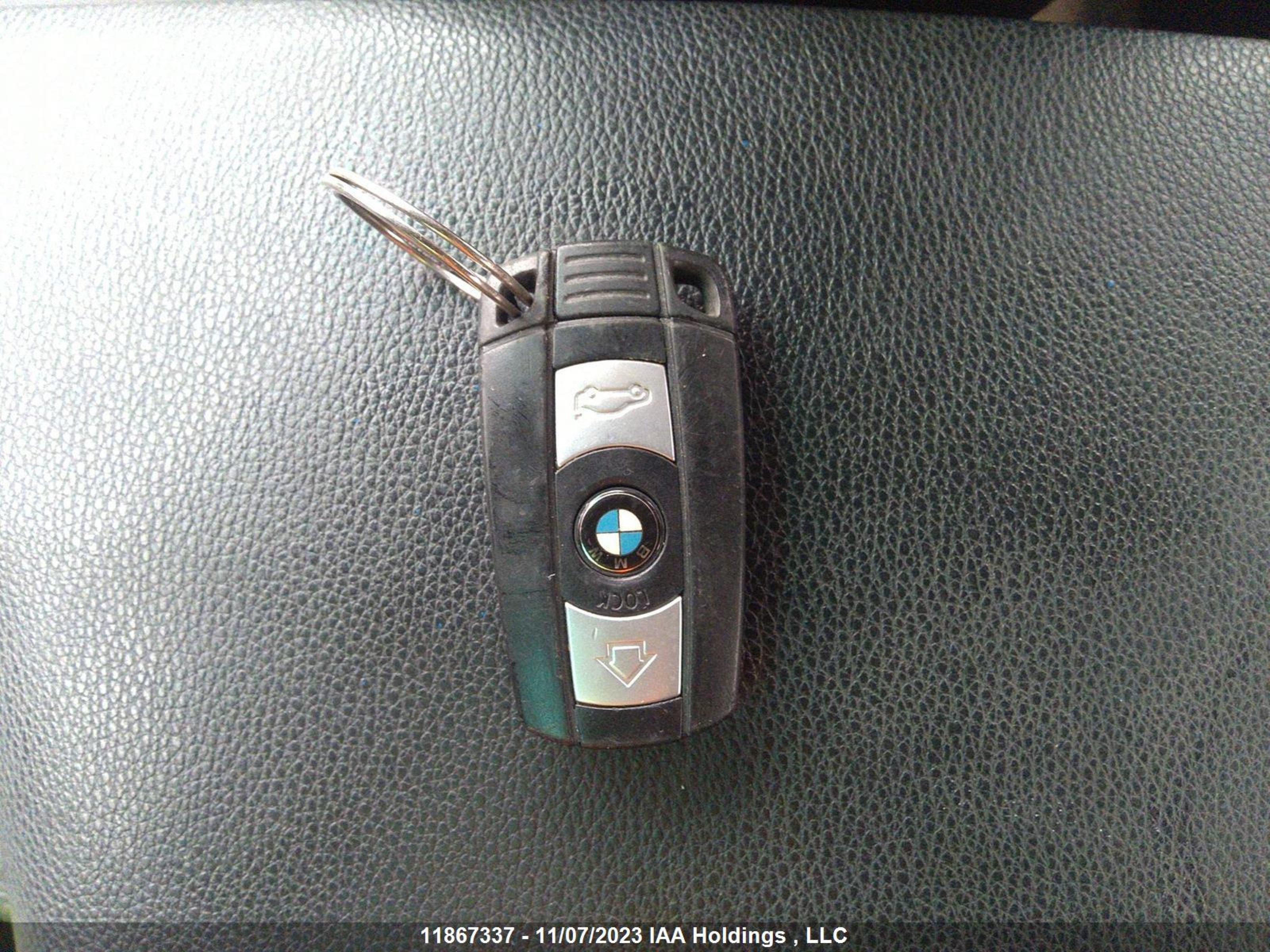 Photo 10 VIN: WBAPK7C52BF082688 - BMW 3ER 