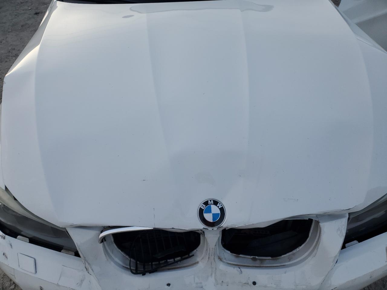 Photo 10 VIN: WBAPK7C52BF082920 - BMW 3ER 