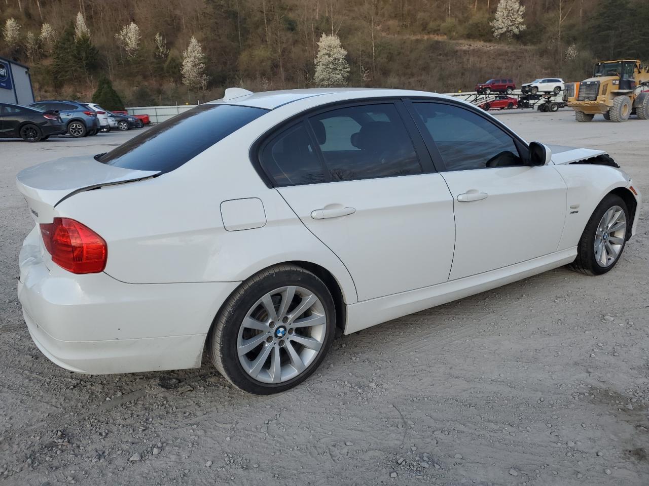 Photo 2 VIN: WBAPK7C52BF082920 - BMW 3ER 