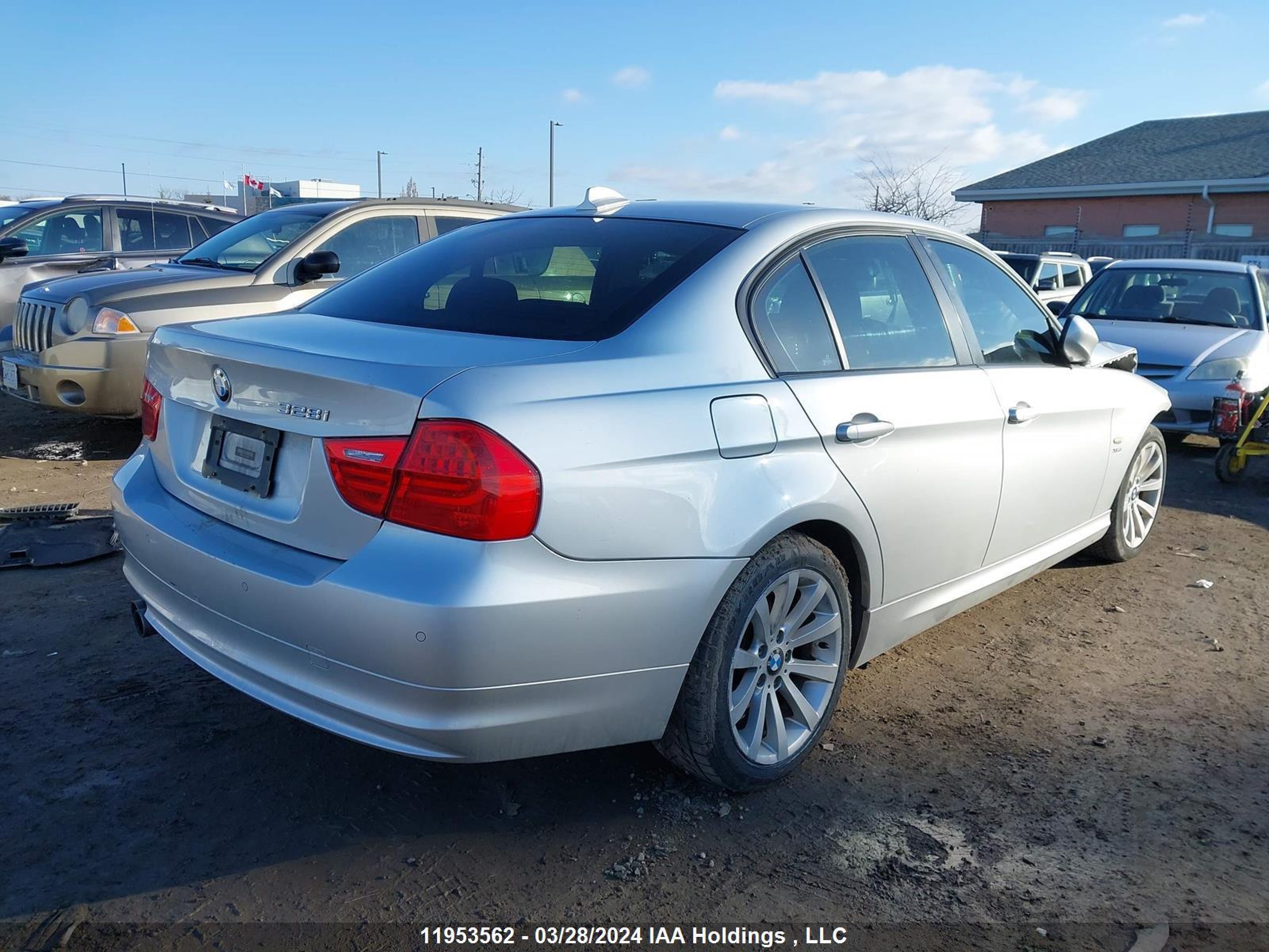 Photo 3 VIN: WBAPK7C52BF085980 - BMW 3ER 