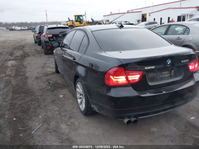 Photo 2 VIN: WBAPK7C53BA817515 - BMW 328I 