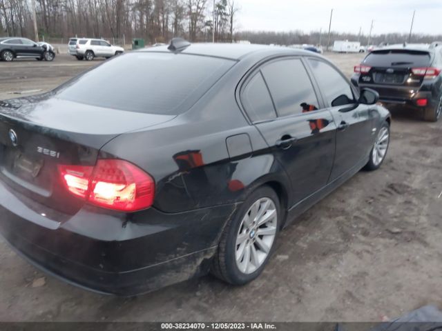 Photo 3 VIN: WBAPK7C53BA817515 - BMW 328I 