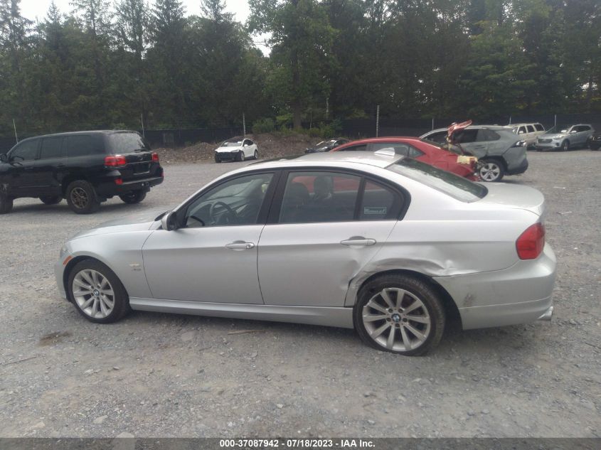 Photo 13 VIN: WBAPK7C53BA971559 - BMW 3ER 