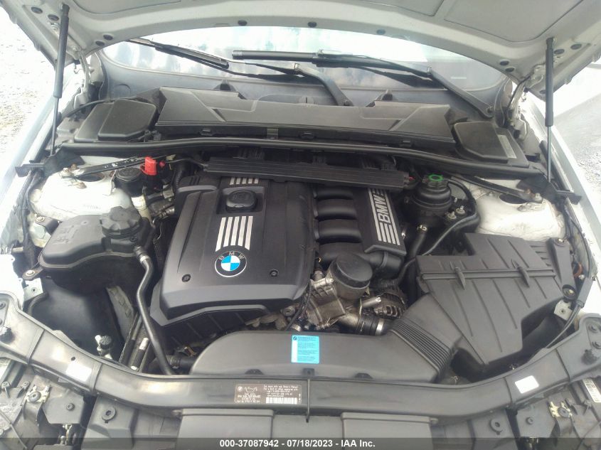 Photo 9 VIN: WBAPK7C53BA971559 - BMW 3ER 