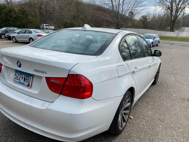 Photo 2 VIN: WBAPK7C54BA463469 - BMW 328 XI 