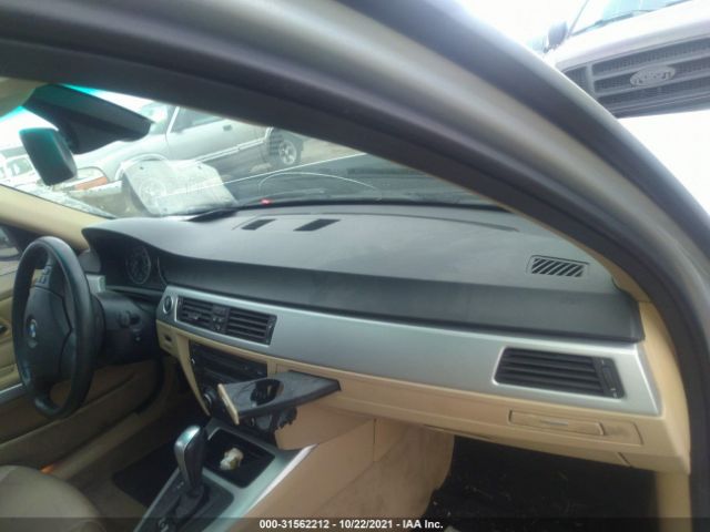 Photo 4 VIN: WBAPK7C54BA975152 - BMW 3 