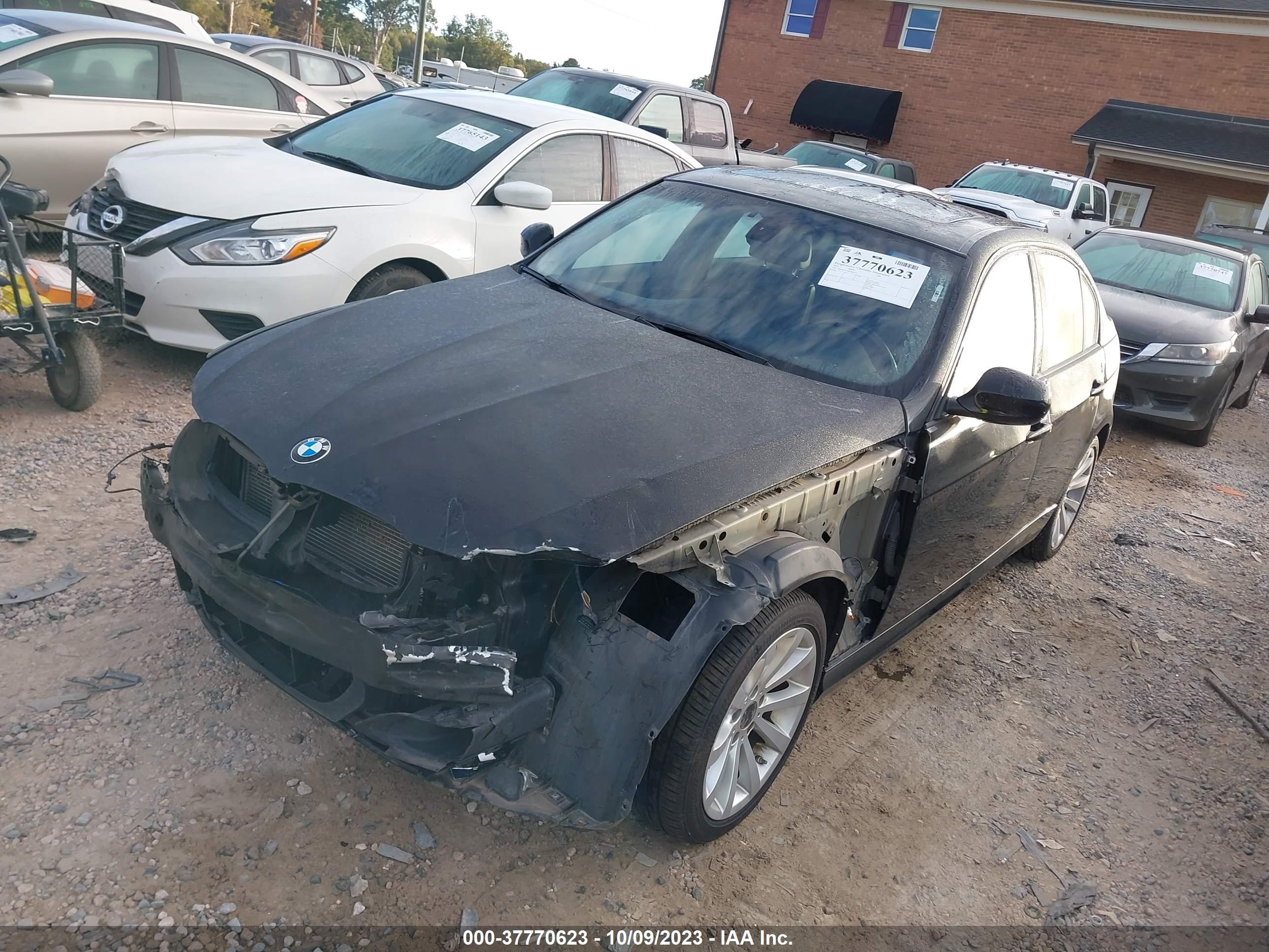 Photo 1 VIN: WBAPK7C55BF082376 - BMW 3ER 