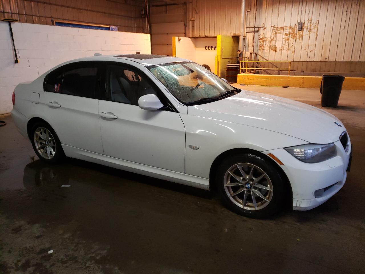 Photo 3 VIN: WBAPK7C56AA462337 - BMW 3ER 