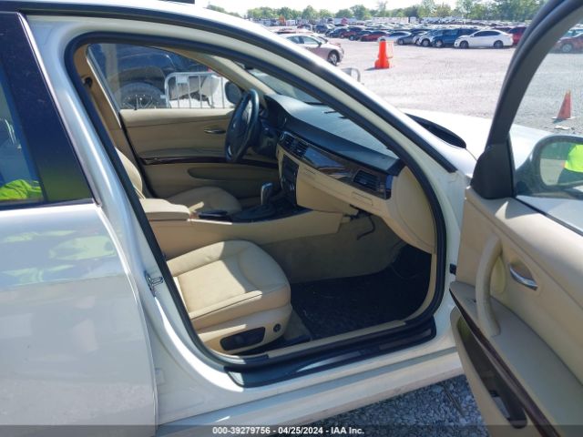 Photo 4 VIN: WBAPK7C56BA816388 - BMW 328I 