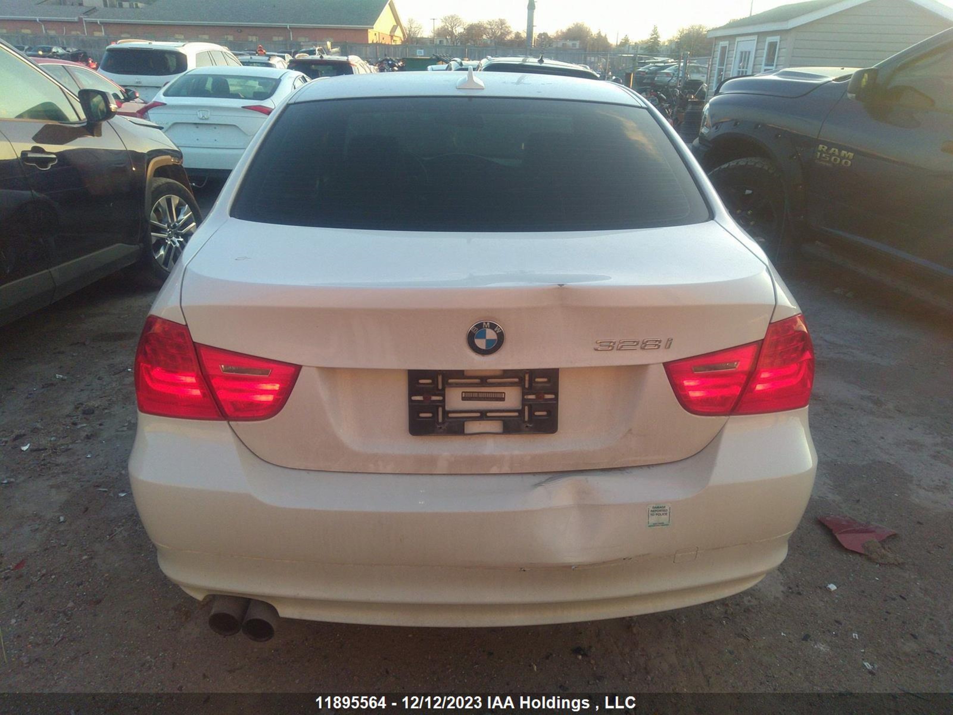 Photo 5 VIN: WBAPK7C56BA821560 - BMW 3ER 