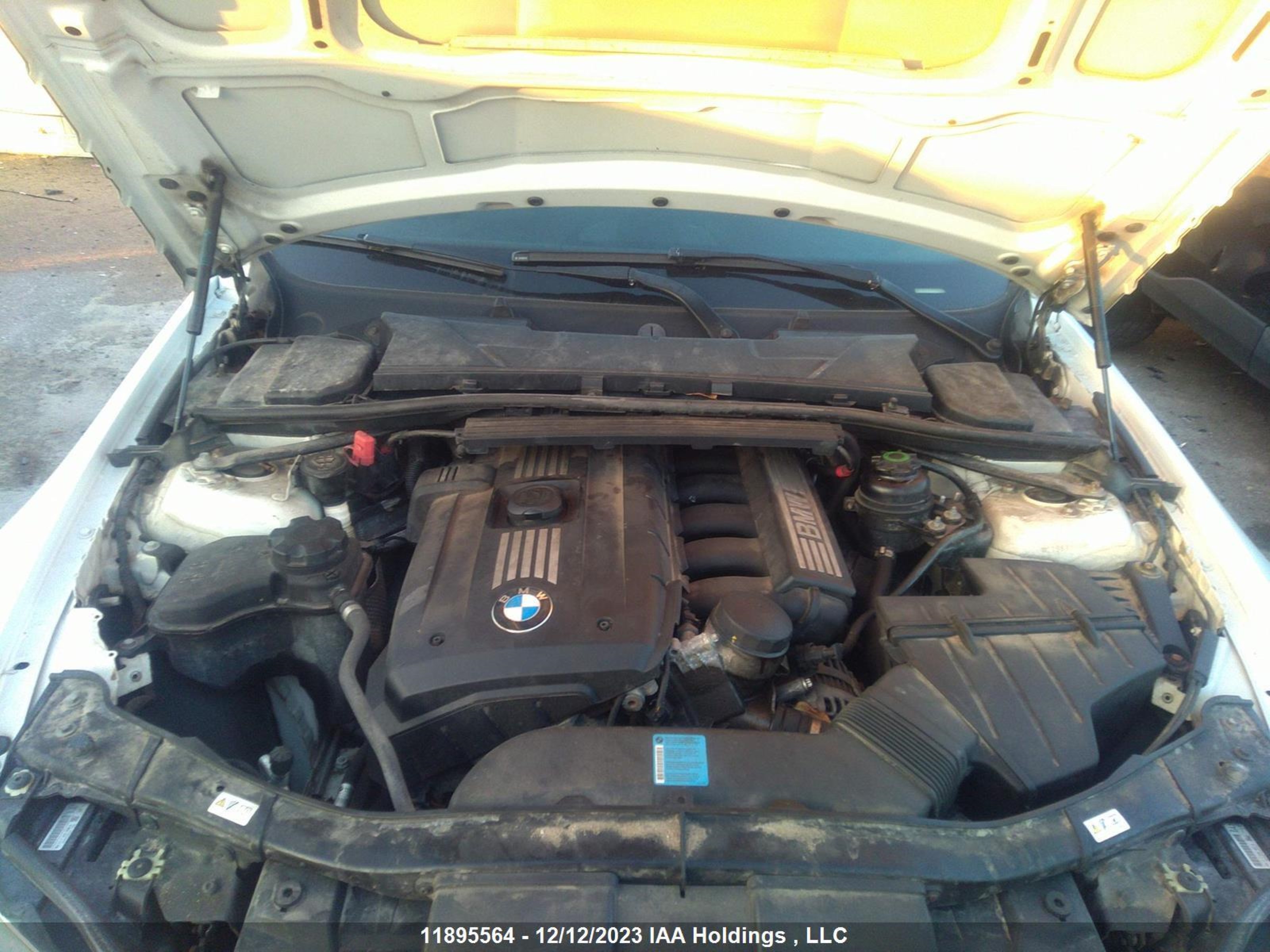 Photo 9 VIN: WBAPK7C56BA821560 - BMW 3ER 