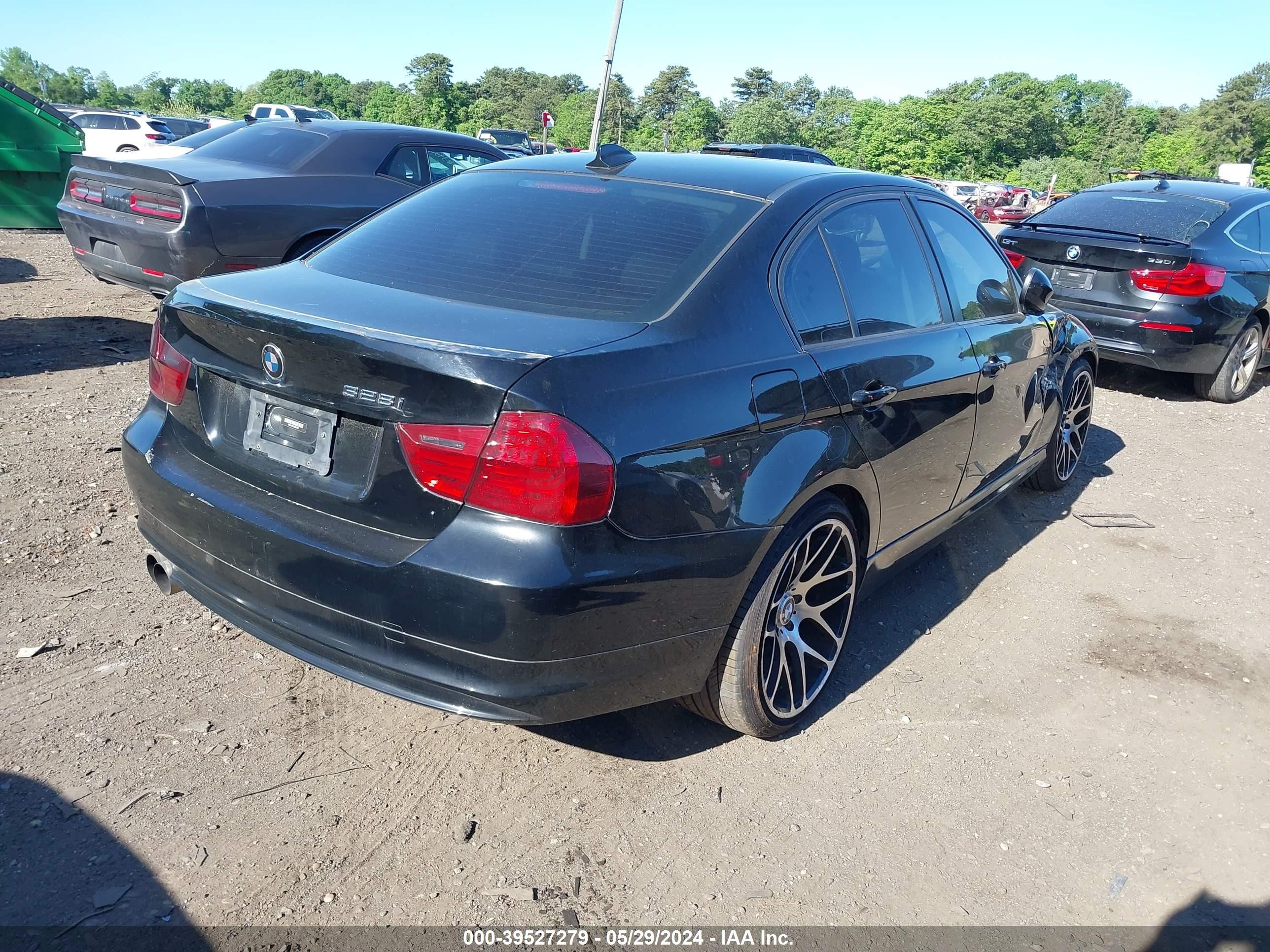 Photo 3 VIN: WBAPK7C56BF087327 - BMW 3ER 