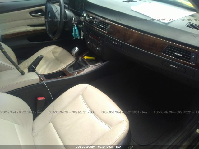 Photo 4 VIN: WBAPK7C57BA772904 - BMW 3 