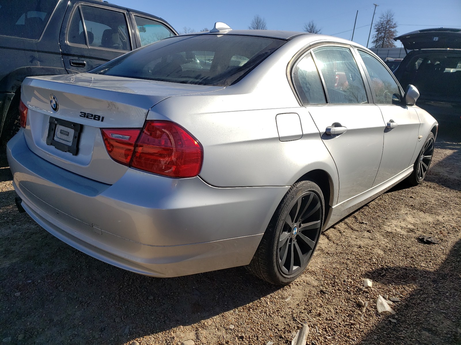 Photo 3 VIN: WBAPK7C57BF083822 - BMW 328 XI 