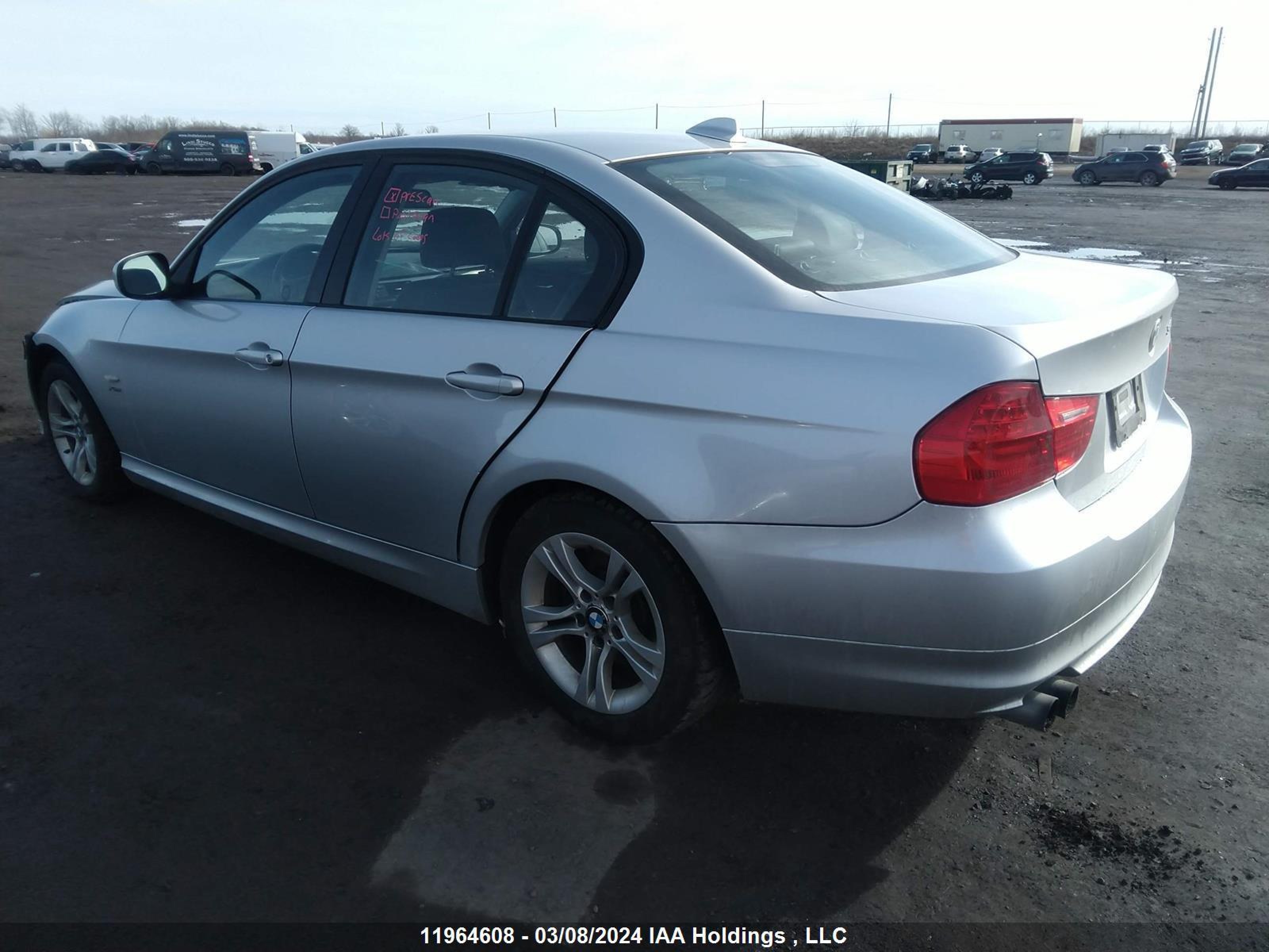 Photo 2 VIN: WBAPK7C58BA772944 - BMW 3ER 