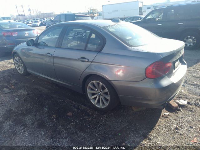 Photo 2 VIN: WBAPK7C58BA817638 - BMW 3 