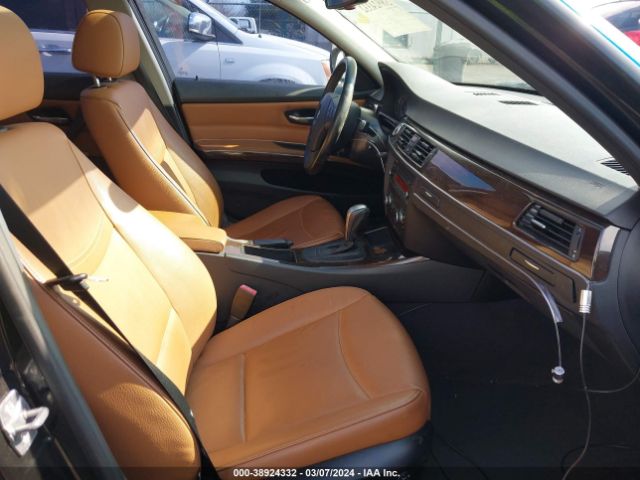 Photo 4 VIN: WBAPK7C58BA970097 - BMW 328I 