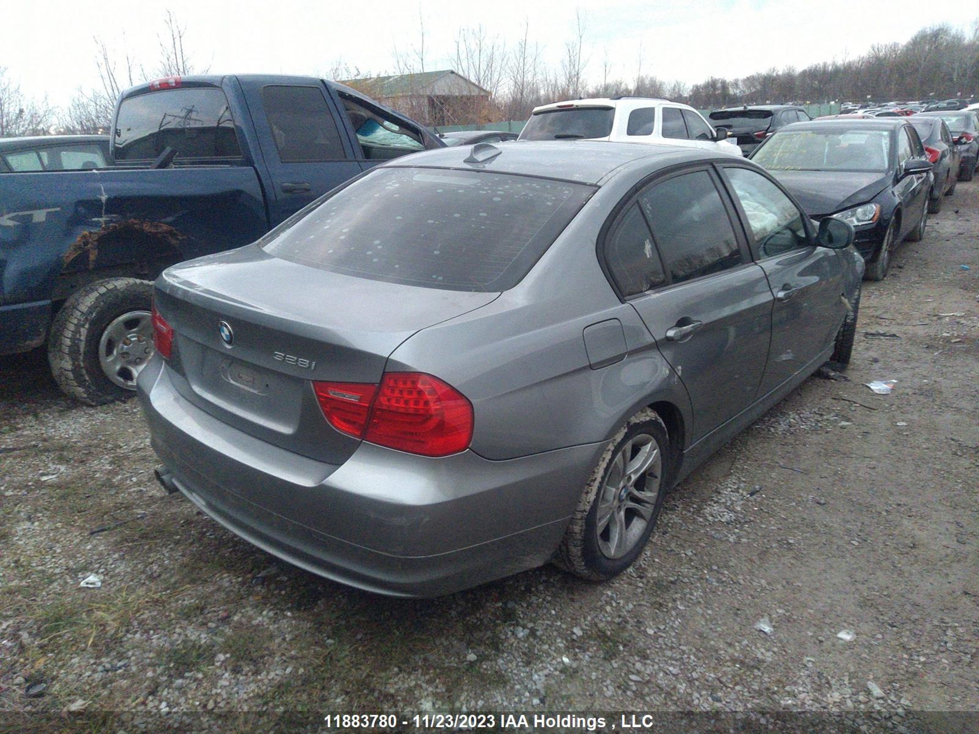 Photo 3 VIN: WBAPK7C58BF084252 - BMW 3ER 