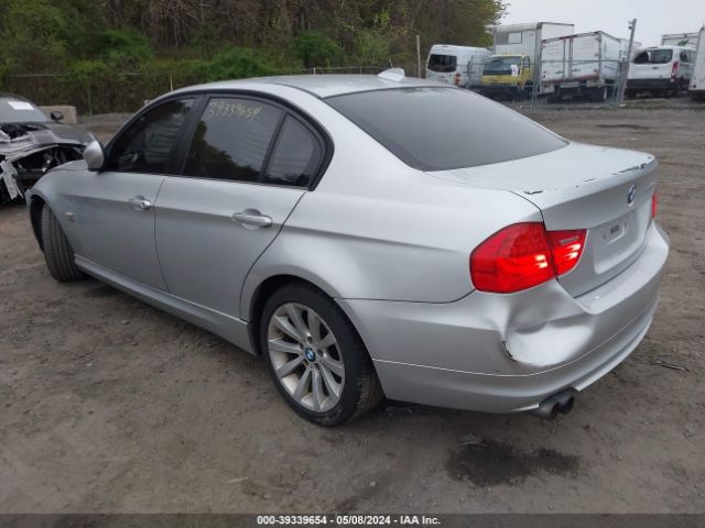 Photo 2 VIN: WBAPK7C58BF086826 - BMW 328I 