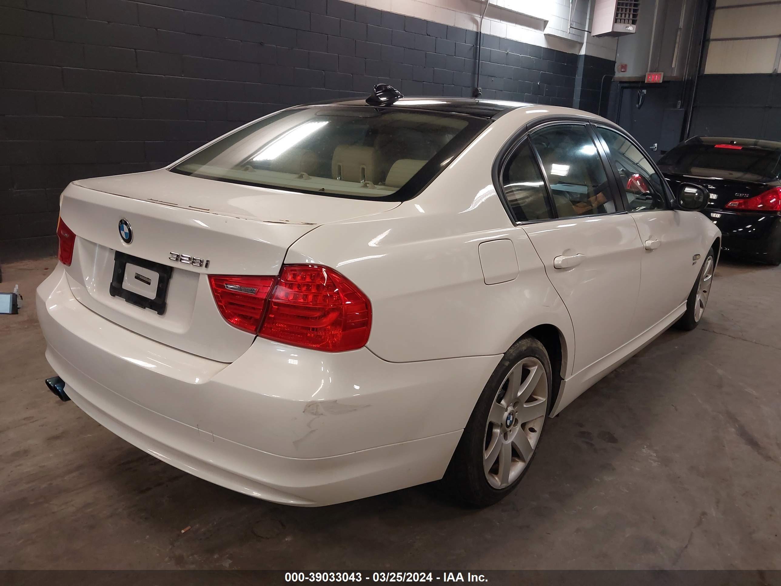 Photo 3 VIN: WBAPK7C59AA460713 - BMW 3ER 