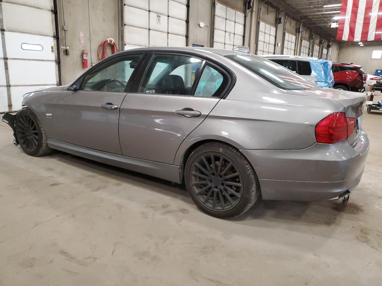 Photo 1 VIN: WBAPK7C59BA817292 - BMW 3ER 