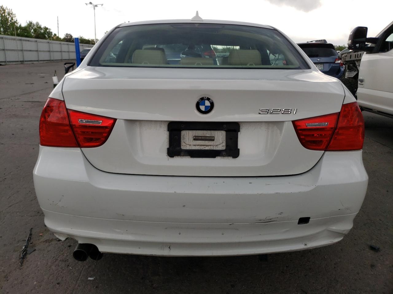 Photo 5 VIN: WBAPK7C59BA820984 - BMW 3ER 