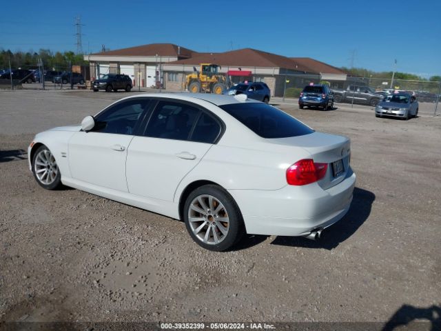 Photo 2 VIN: WBAPK7C59BA972411 - BMW 328I 