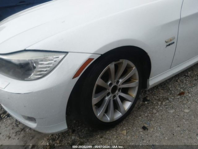 Photo 5 VIN: WBAPK7C59BA972411 - BMW 328I 