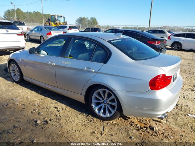 Photo 2 VIN: WBAPK7C59BF082302 - BMW 328I 