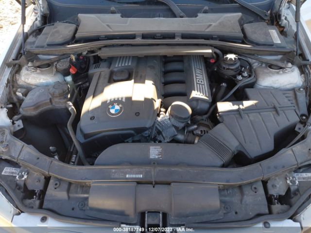 Photo 9 VIN: WBAPK7C59BF082302 - BMW 328I 