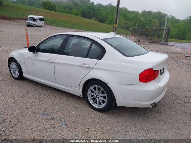 Photo 2 VIN: WBAPK7C5XAA460753 - BMW 328I 