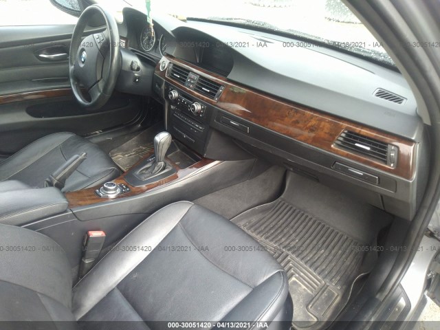 Photo 4 VIN: WBAPK7C5XBA817978 - BMW 3 