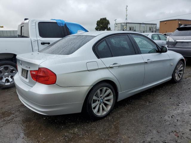 Photo 2 VIN: WBAPK7C5XBA820721 - BMW 3 SERIES 