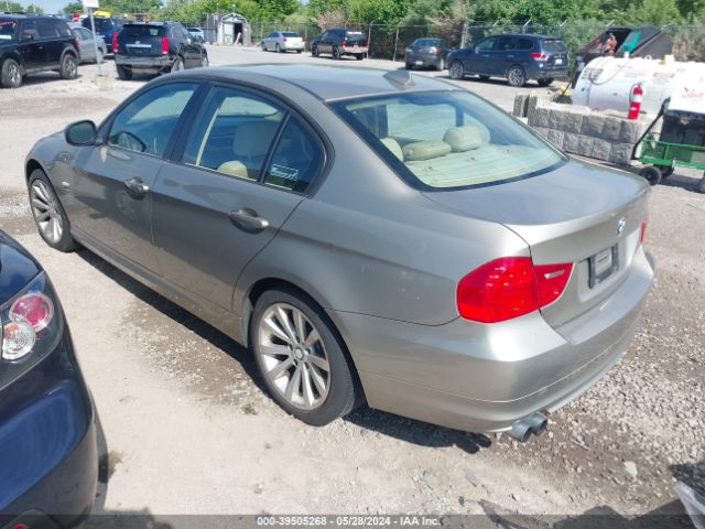 Photo 2 VIN: WBAPK7C5XBA970781 - BMW 328 