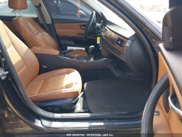 Photo 4 VIN: WBAPK7C5XBA973437 - BMW 328I 