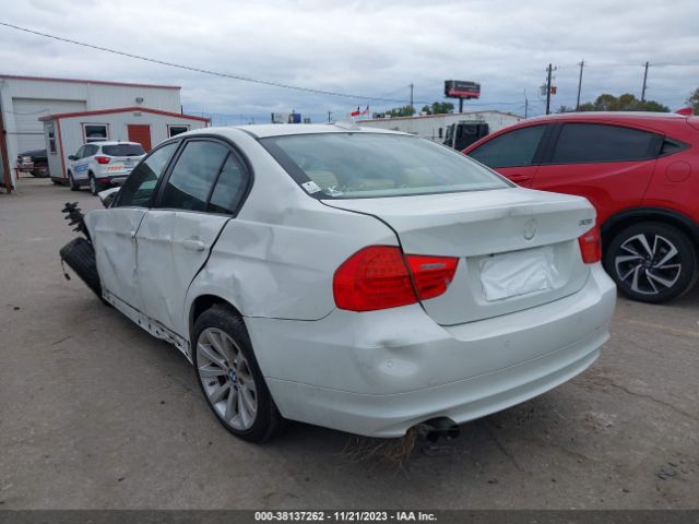 Photo 2 VIN: WBAPK7G54BNN77488 - BMW 328I 