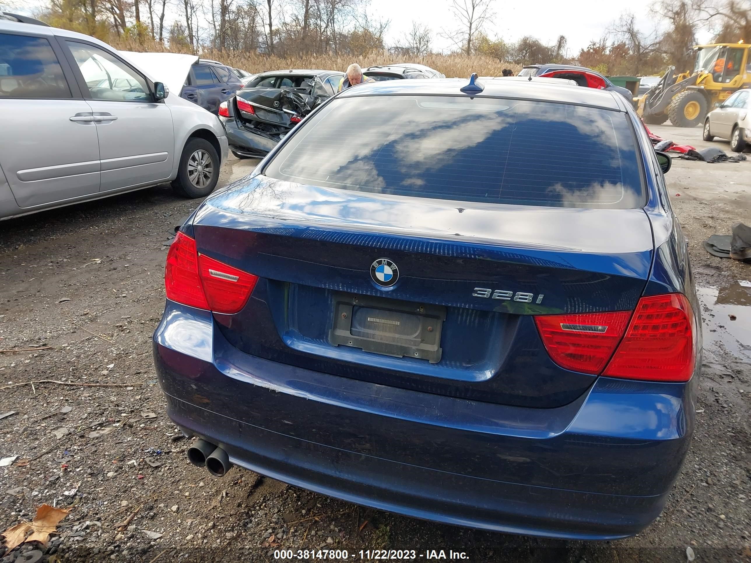 Photo 15 VIN: WBAPK7G54BNN86353 - BMW 3ER 