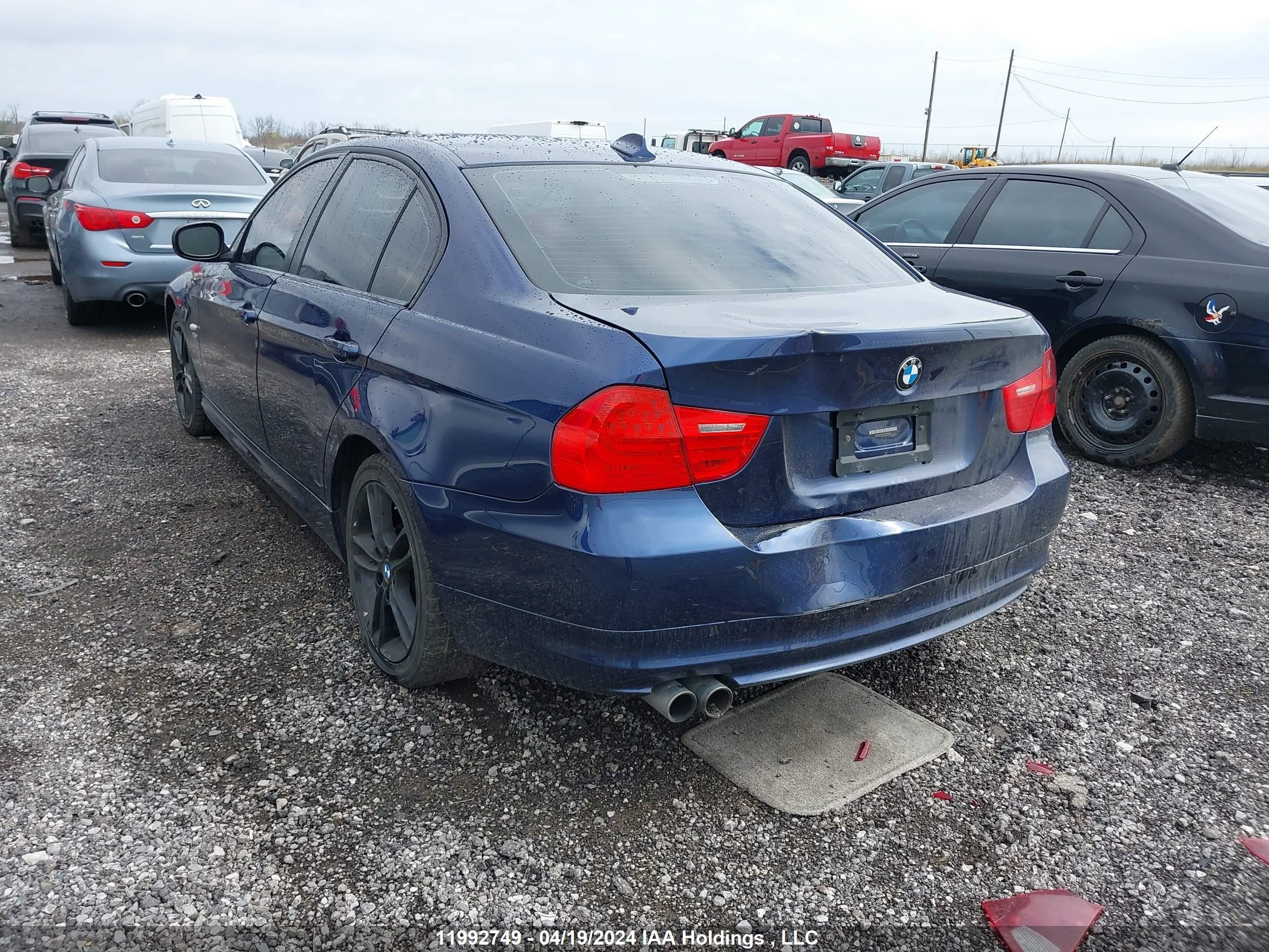 Photo 2 VIN: WBAPK7G57BNN70602 - BMW 3ER 