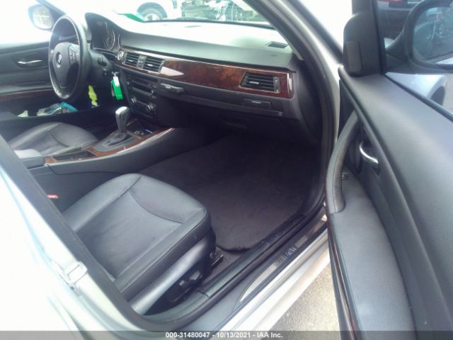 Photo 4 VIN: WBAPK7G57BNN77856 - BMW 3 