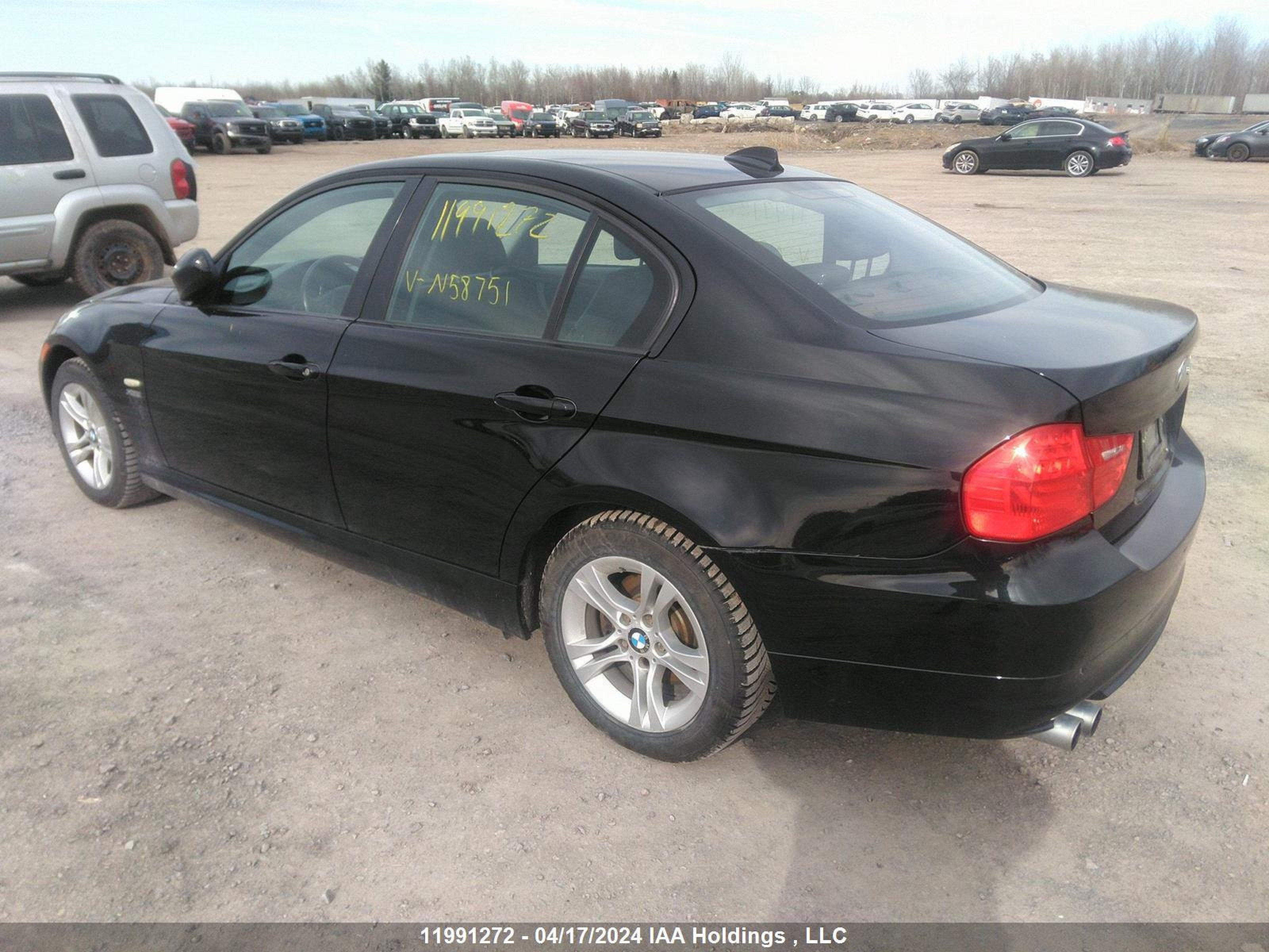 Photo 2 VIN: WBAPK7G58BNN58751 - BMW 3ER 