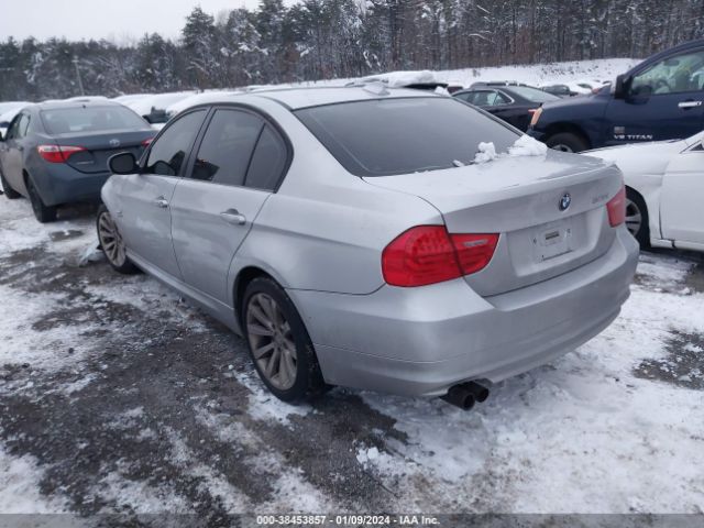 Photo 2 VIN: WBAPK7G5XBNN48920 - BMW 328I 