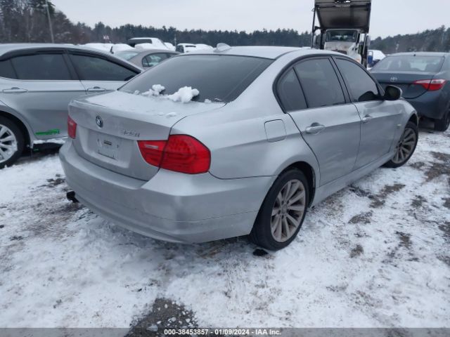 Photo 3 VIN: WBAPK7G5XBNN48920 - BMW 328I 