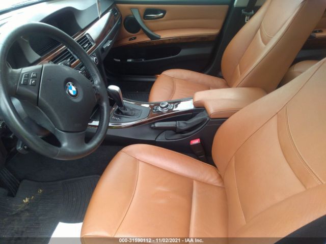 Photo 4 VIN: WBAPK7G5XBNN87037 - BMW 3 