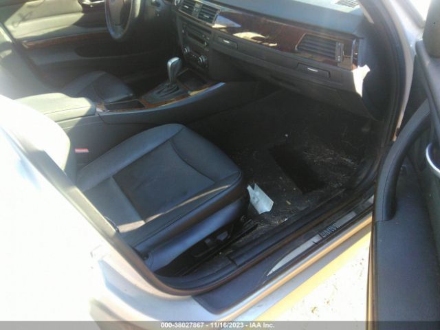 Photo 4 VIN: WBAPL5C50BA917430 - BMW 335I 