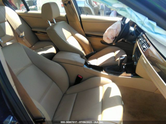 Photo 4 VIN: WBAPL5C51BA742735 - BMW 335I 