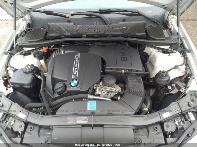 Photo 9 VIN: WBAPL5C56BA917108 - BMW 3 