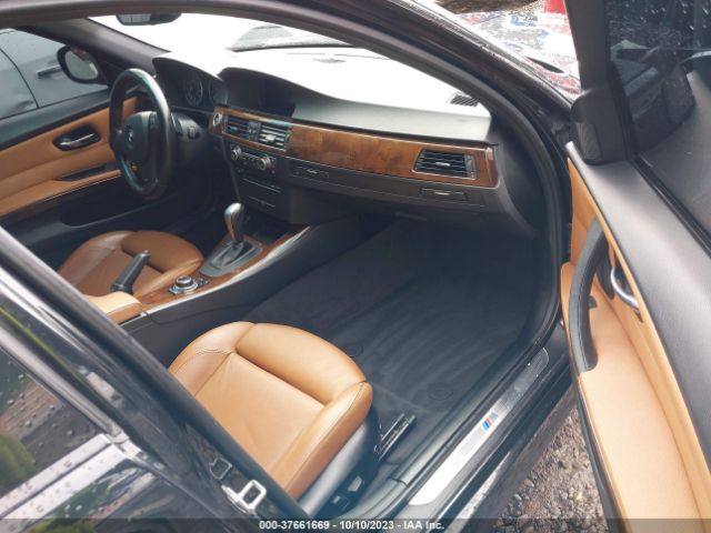 Photo 4 VIN: WBAPL5G5XBNN23288 - BMW 335I 