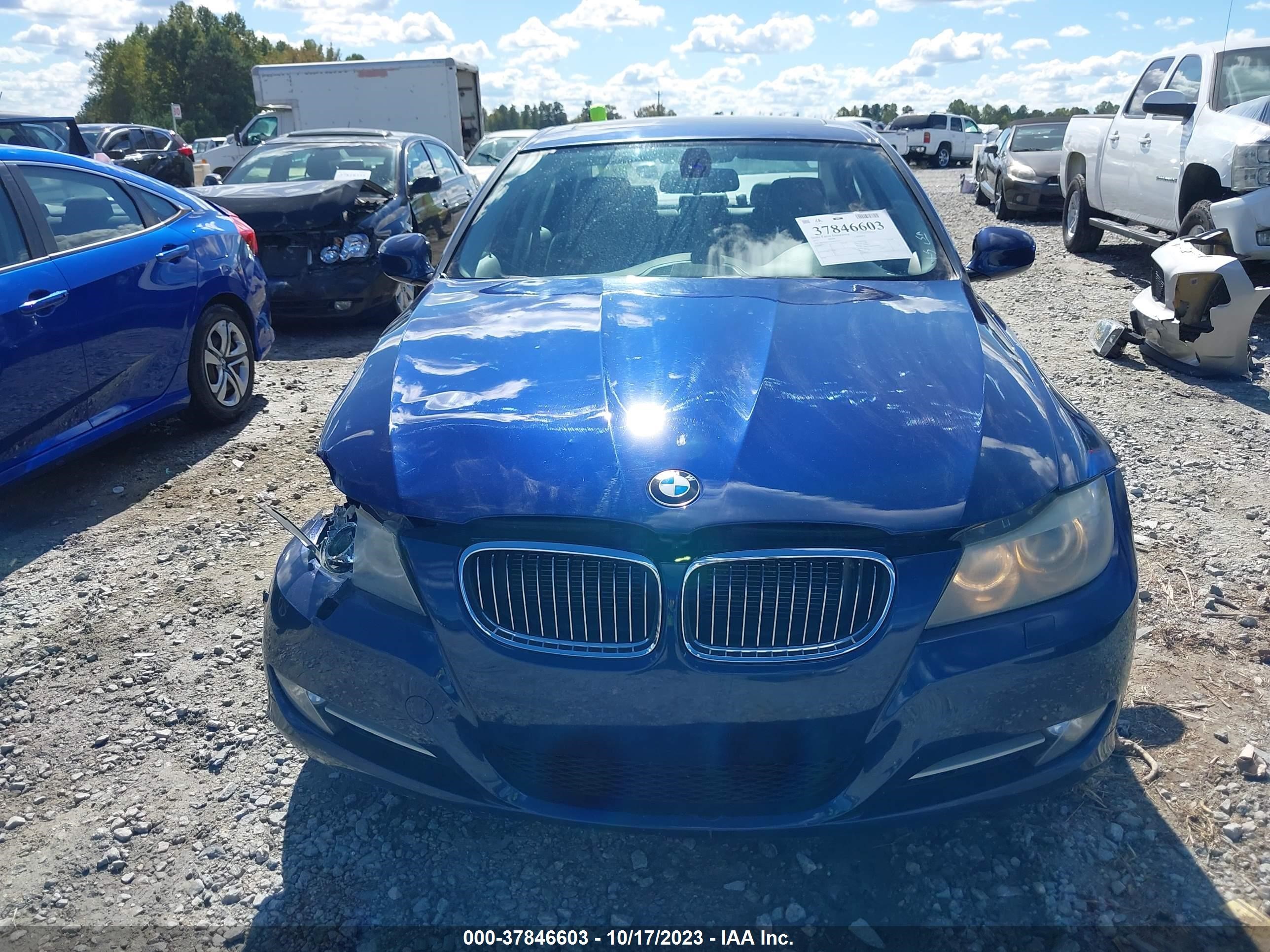 Photo 11 VIN: WBAPM5C5XBE435361 - BMW 3ER 