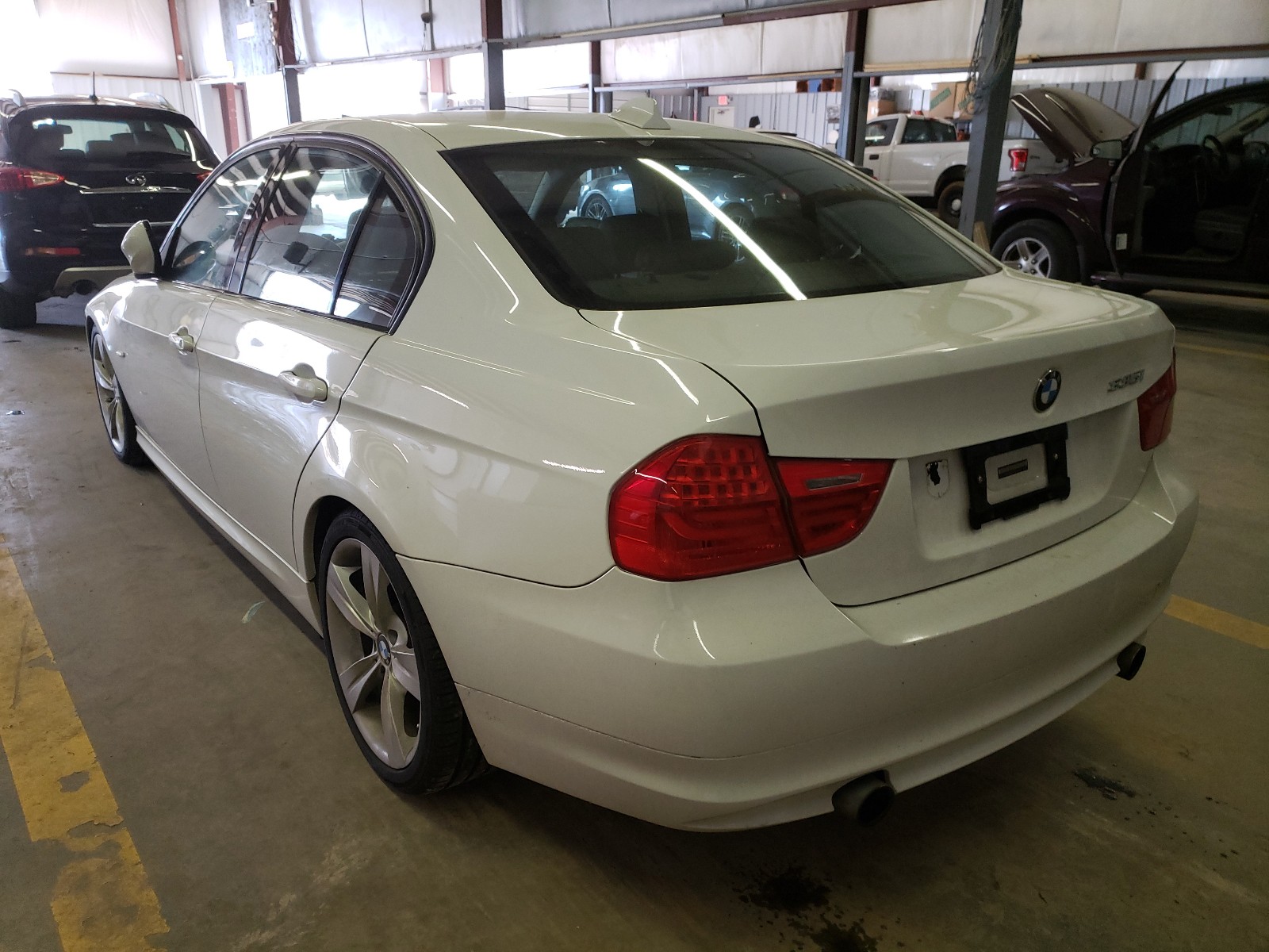 Photo 2 VIN: WBAPM73519A366184 - BMW 335 I 