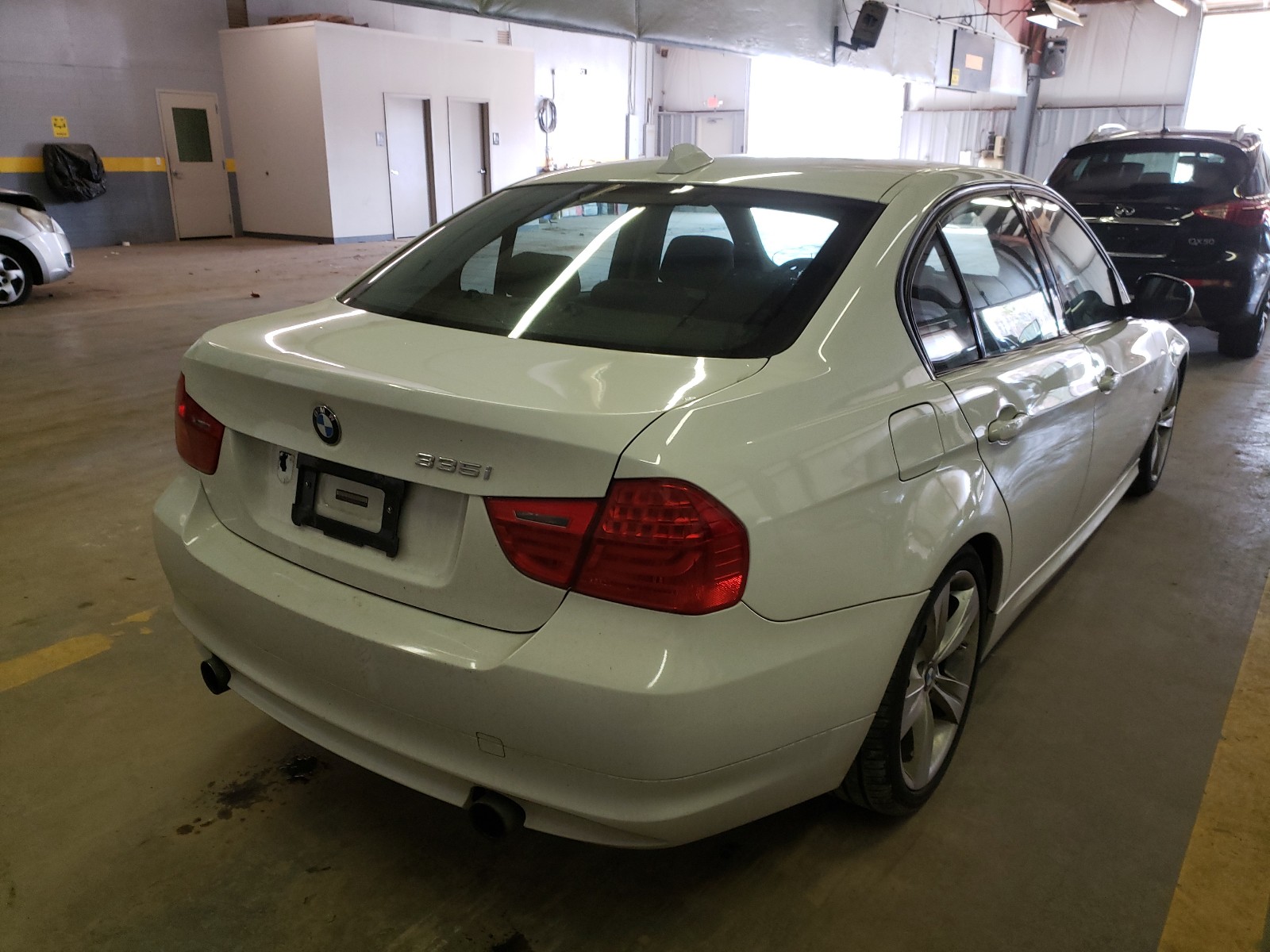 Photo 3 VIN: WBAPM73519A366184 - BMW 335 I 